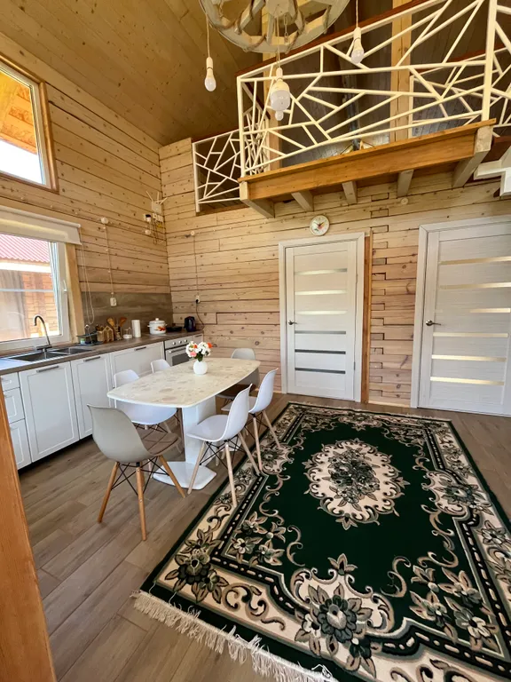 Уютный дом в сосновом лесу