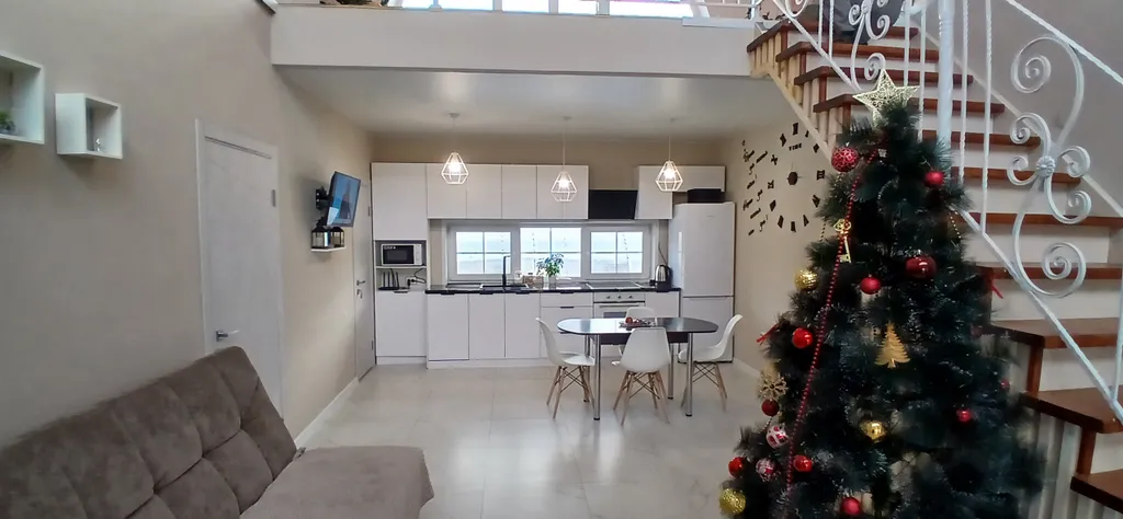 Большой уютный дом