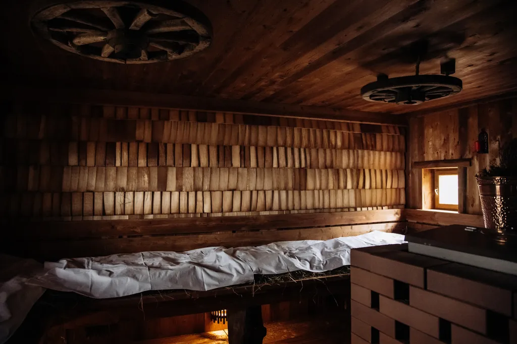 Номера у озера с баней и чаном