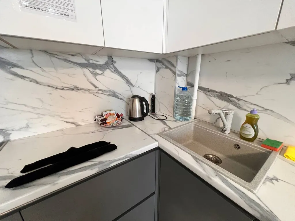 Квартира Уютная светлая студия, центр, ТЦ Вояж, парковка, кафе, аквапарк источник — Тюмень