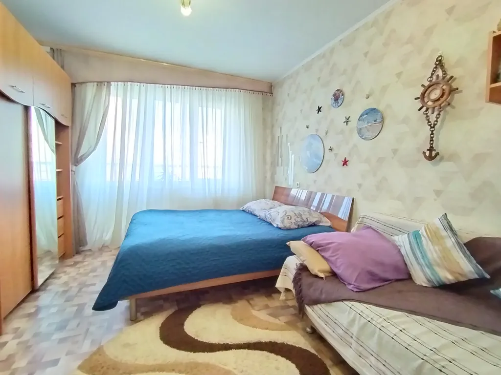 Уютная однокомнатная квартира, рядом тц, остановка