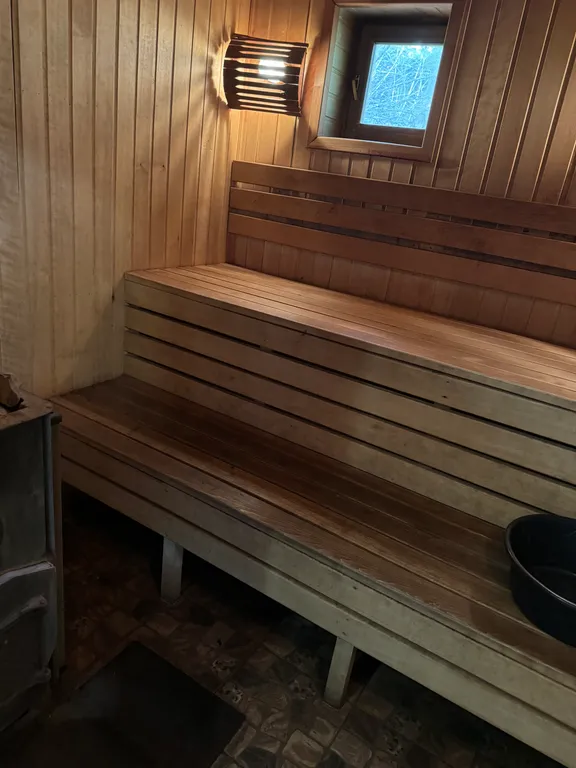 Дом в центре города с бассейном и баней