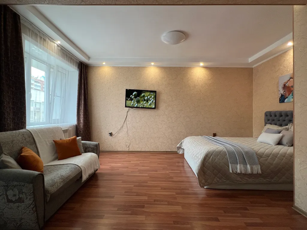 Уютная студия на Смолина в центре. Не берем оплату за финальную уборку