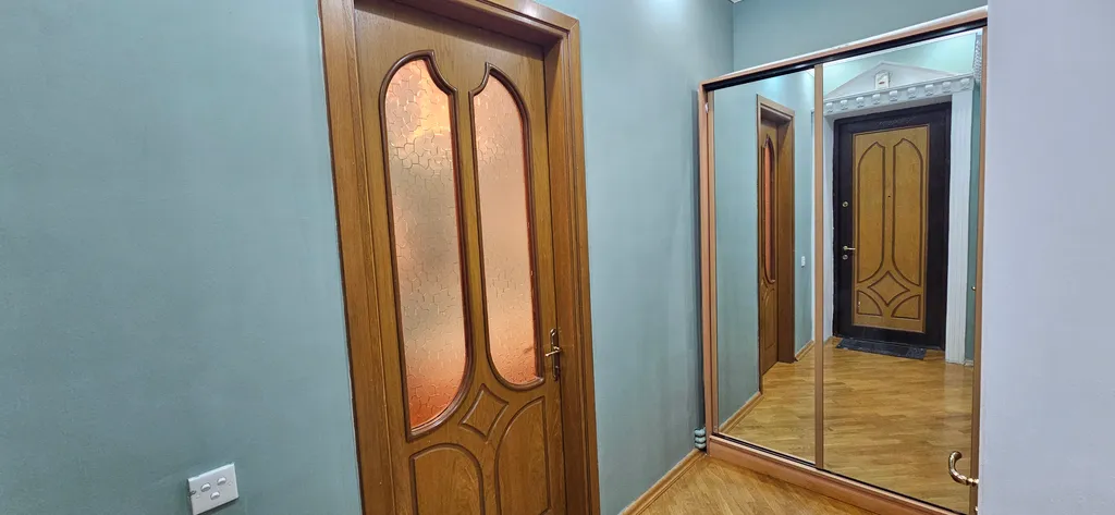 Квартира у ресторана Колорит