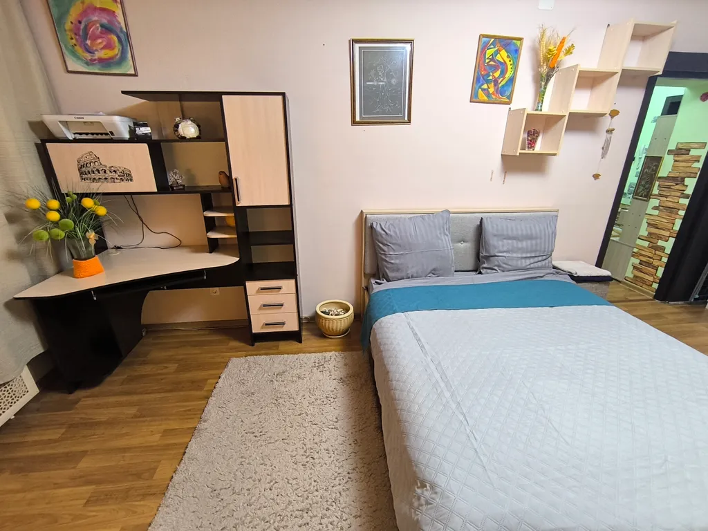 Ареал-однушка возле аэропорта с видом на весь город