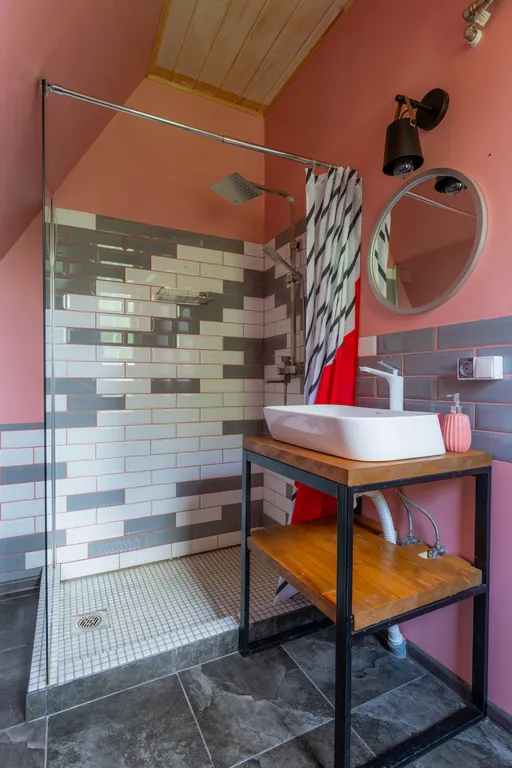 Коттедж Уютный треугольный дом с камином и чаном — Можайск