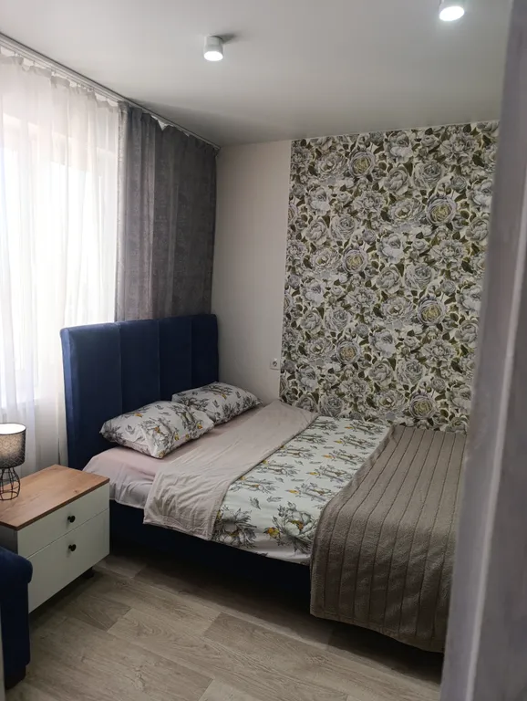 Уютная квартира, в новом доме с видом на пруд и горы