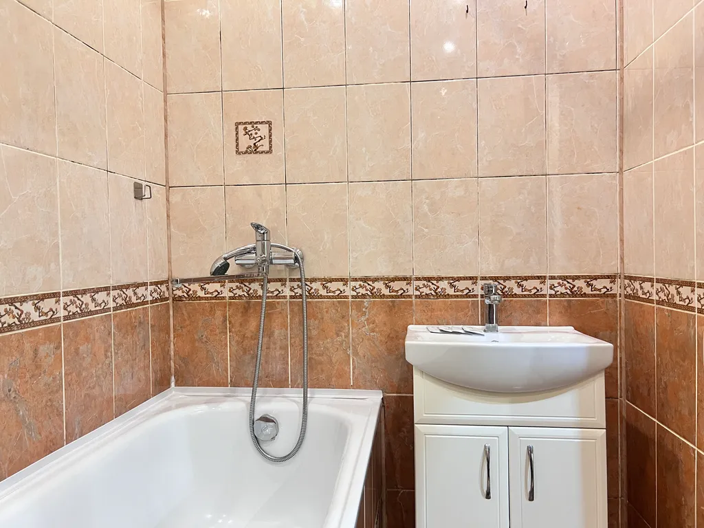 1-комнатная квартира на Правом берегу не берем оплату за уборку