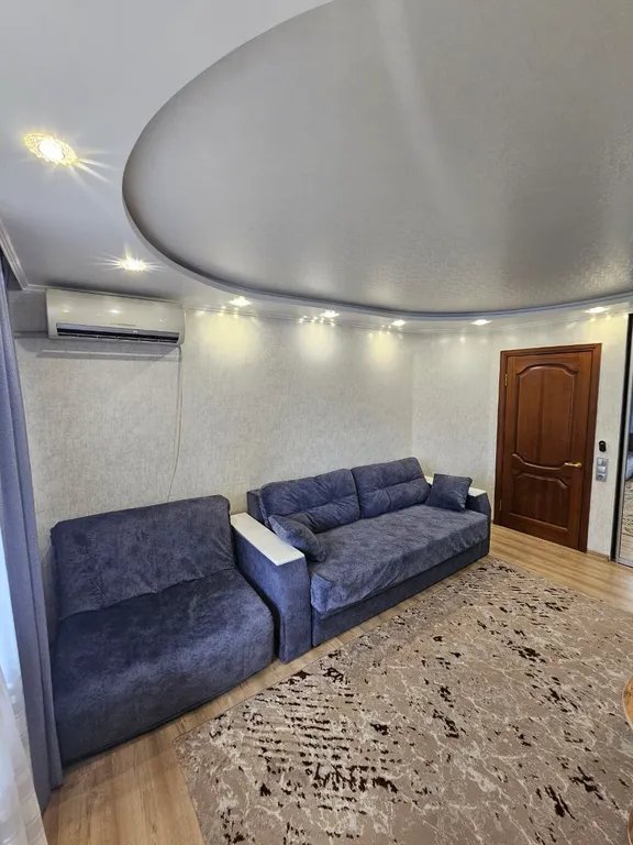 Красивая двухкомнатная квартира с парящей кроватью