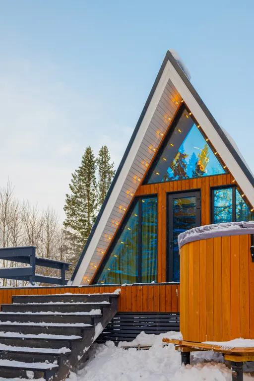 Коттедж Коттедж Уютный а-фрейм с камином и купелью на террасе — Сычево