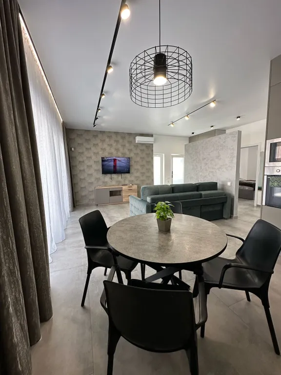 Дом с дизайнерским ремонтом