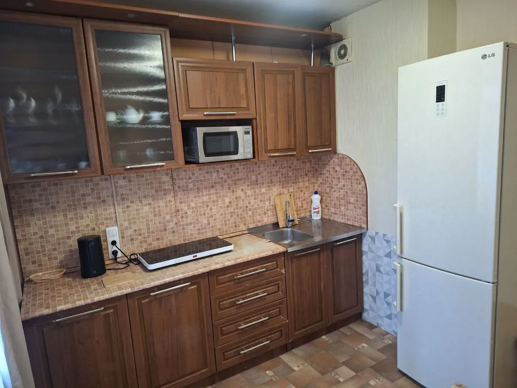 Квартира рядом с СК Юпитер и Кристалл