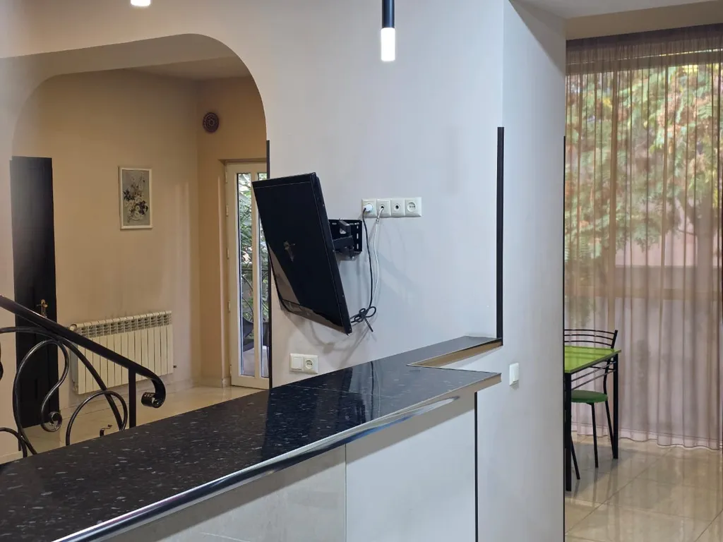 Коттедж Частный дом в самом центре Еревана у каскада — аренда посуточно в Ереван