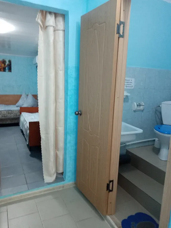 Уютная комната рядом с морем