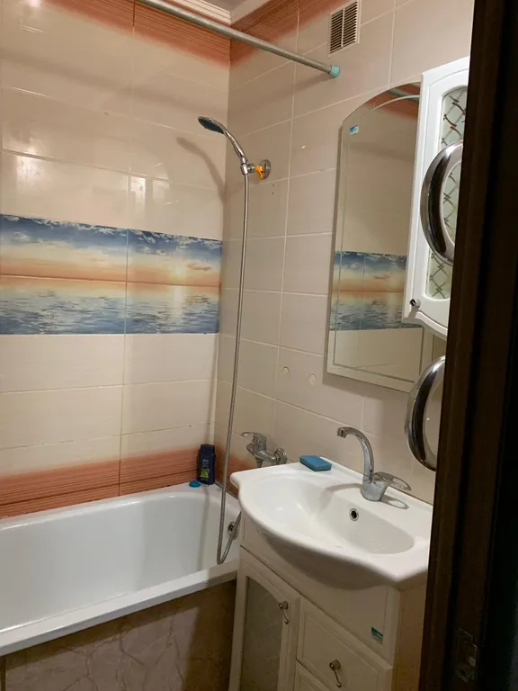 Квартира с отличной транспортной развязкой у дома