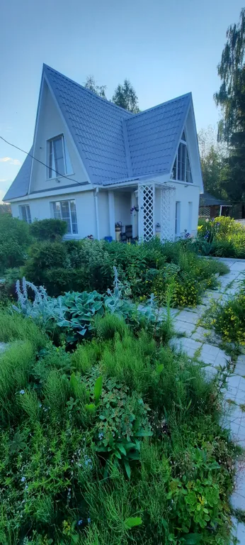 Уютный загородный дом с прудом