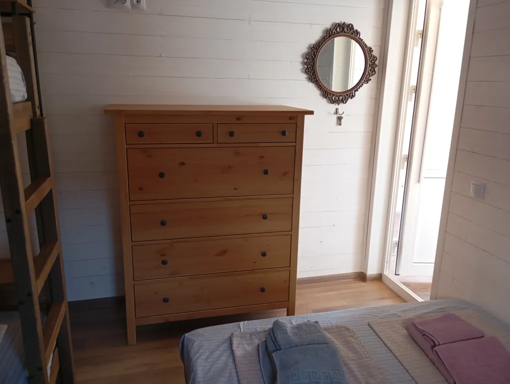 Отдельный двухкомнатный домик с кухней