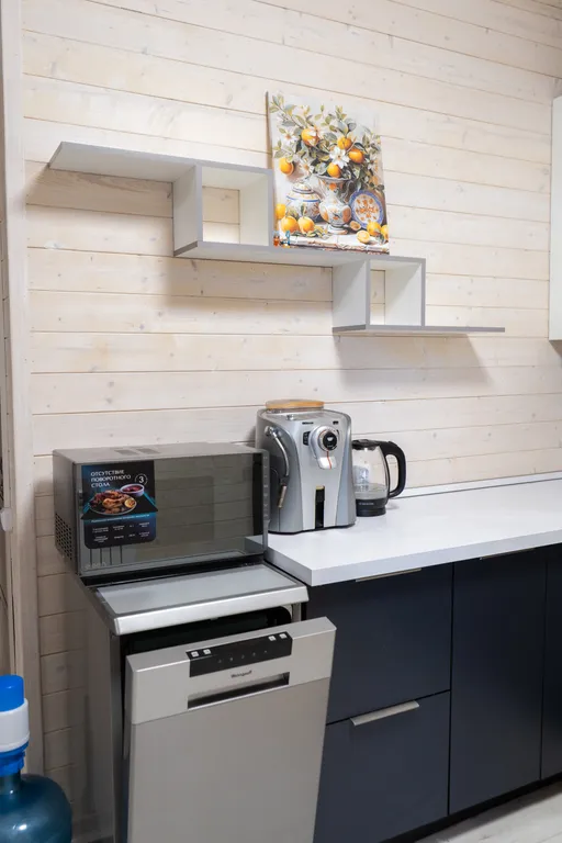 Уютный дом в лесу