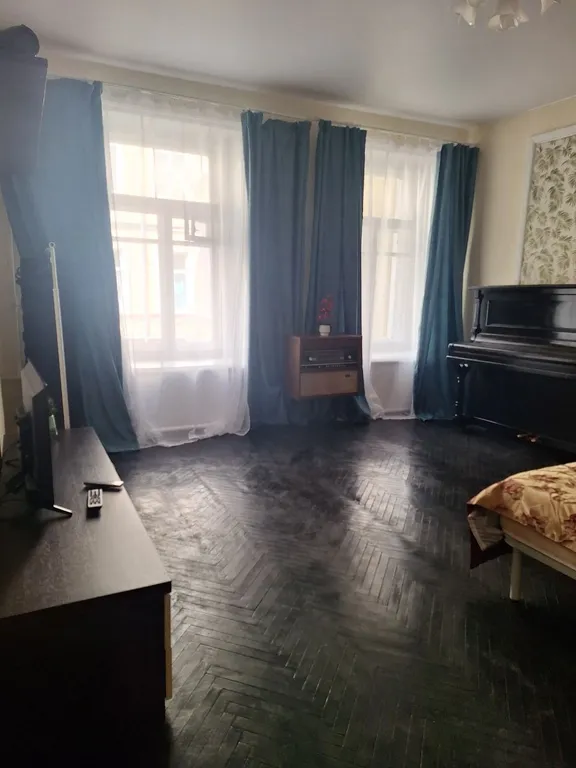 Квартира Большая квартира у метро — Санкт-Петербург