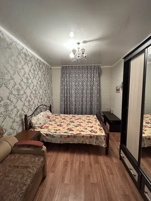 Уютная комната с видом на горы