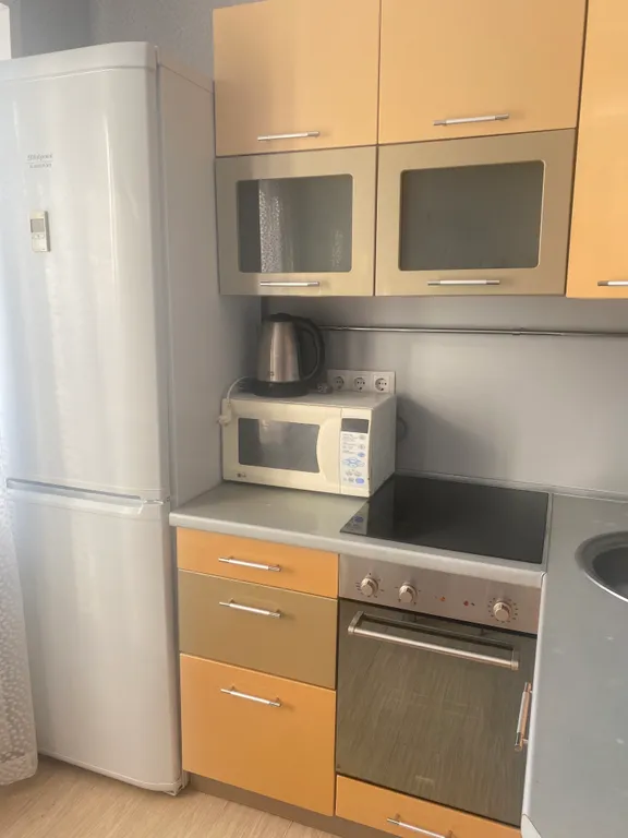 2-комнатная квартира с балконом в Ленинском района