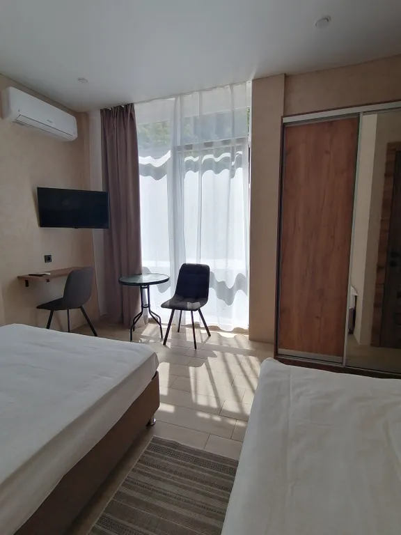 Квартира Квартира Трёхместный номер в новом коттедже с бассейном и сауной — Лазаревское