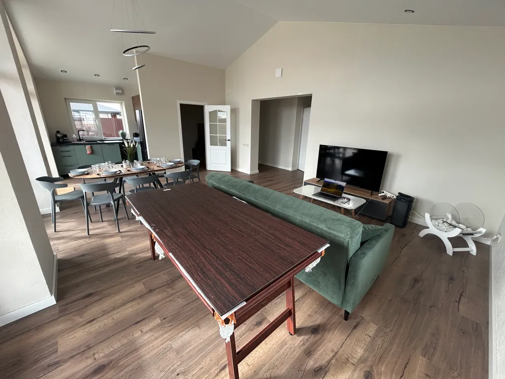 Эко-дом у озера с чаном, сауной и бильярдом