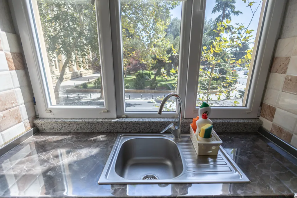 Квартира с видом на бульвар в центре города