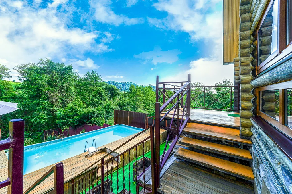 Эко-дом из Сруба с бассейном