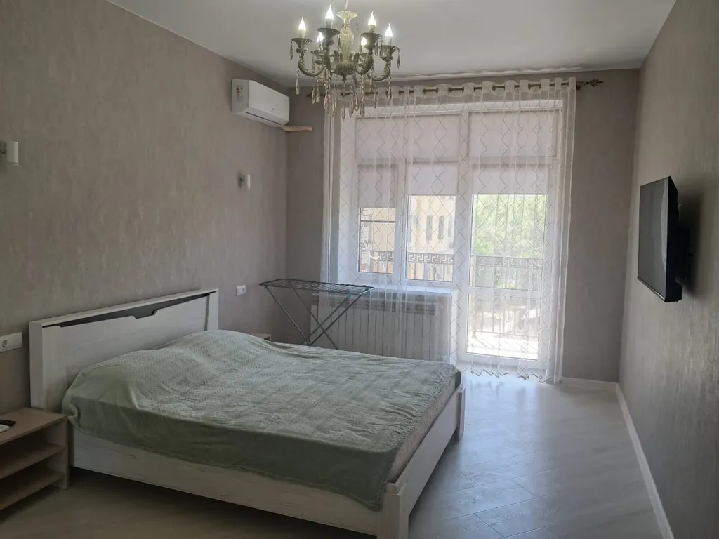 Уютная, новая квартира в центре города