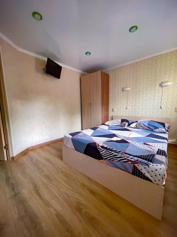 Двухкомнатная квартира с двориком и парковкой