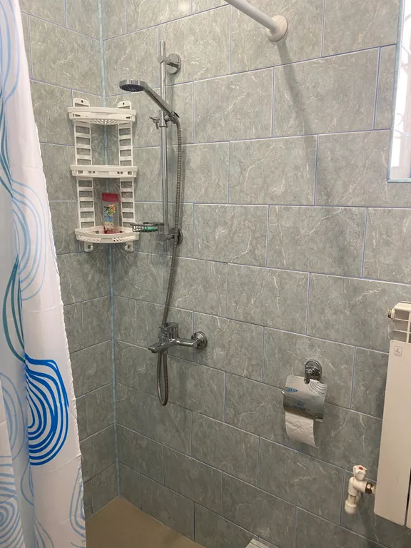 Комната - все имеется для проживания, отдельный вход