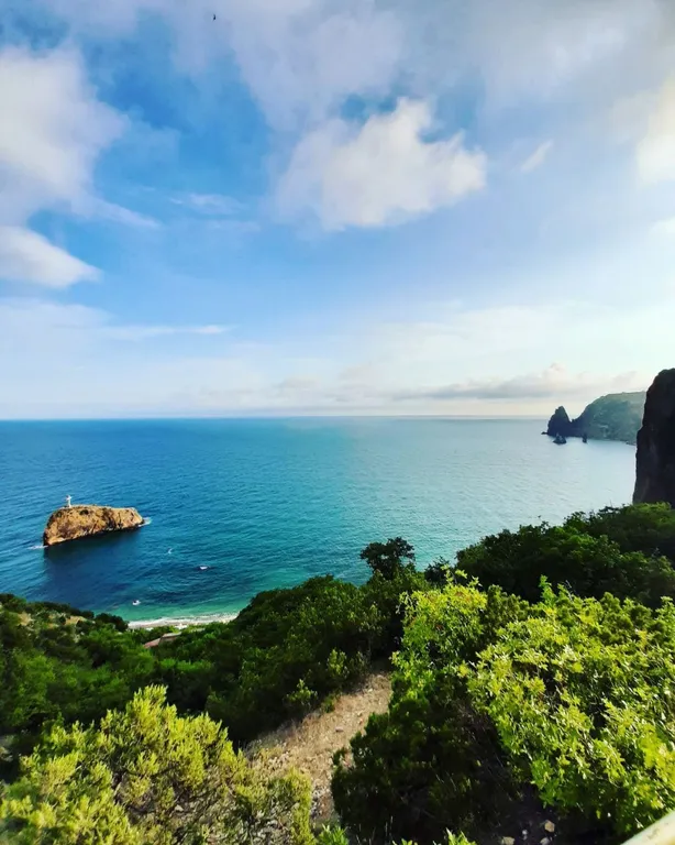 Квартира Мансардная квартира-студия в доме из сруба — Севастополь