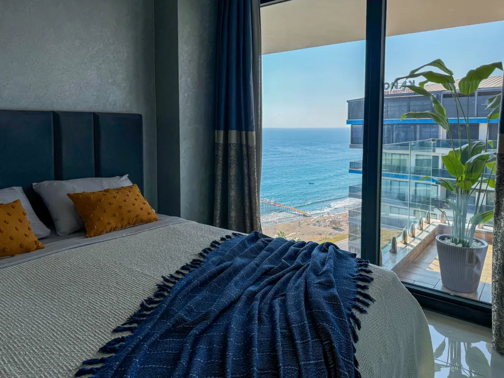 Квартира Cebeci на 1 береговой линии с панорамным видом на море — аренда посуточно в Анталья