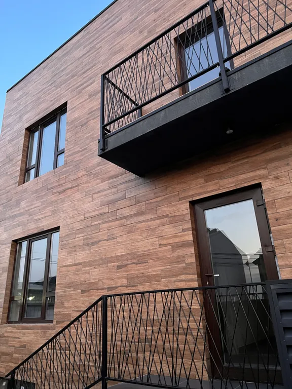 Дом у моря в тихом районе с самыми красивыми закатами