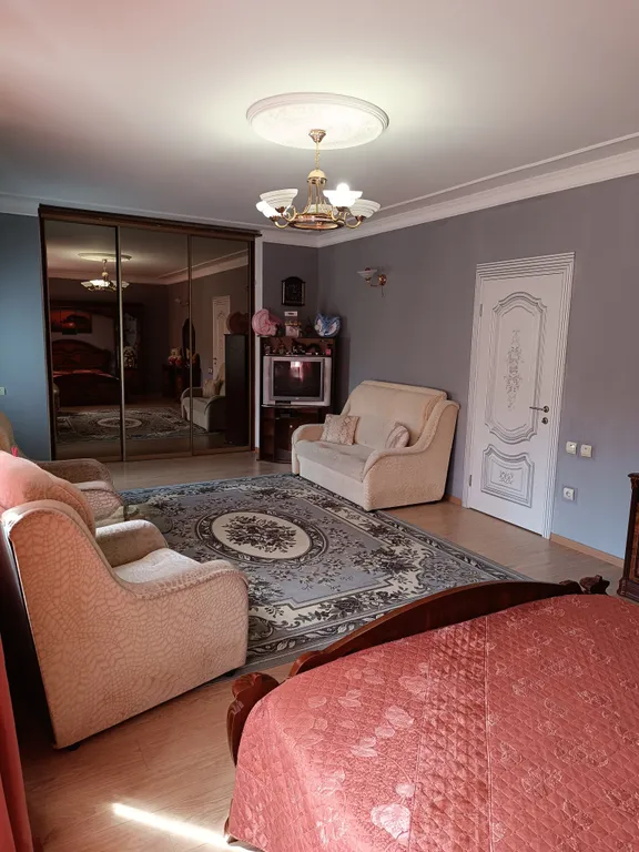 7-комнатный Дом