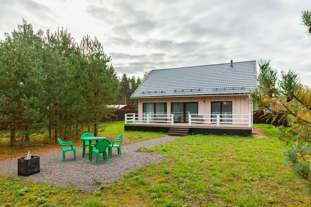 Новый дом около леса