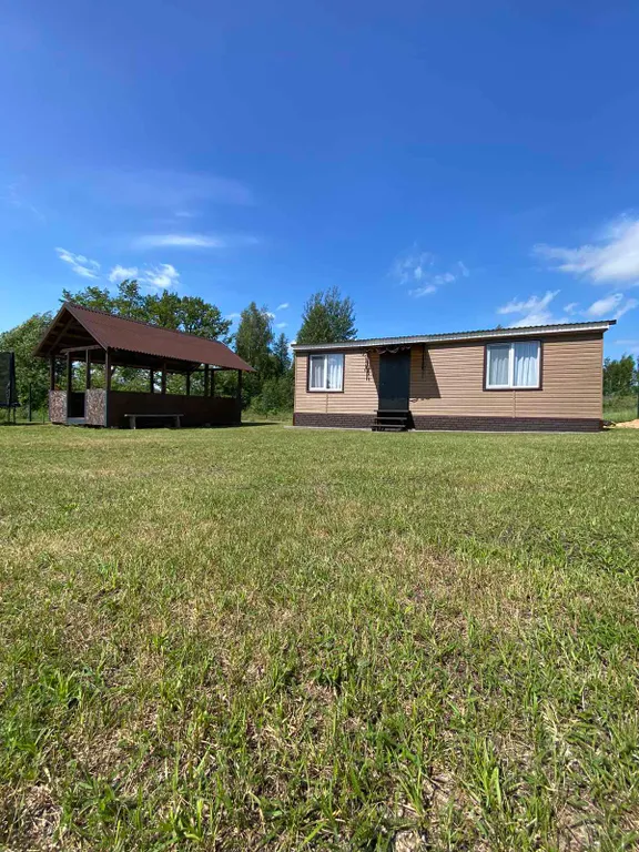 Уютные домики на берегу озера