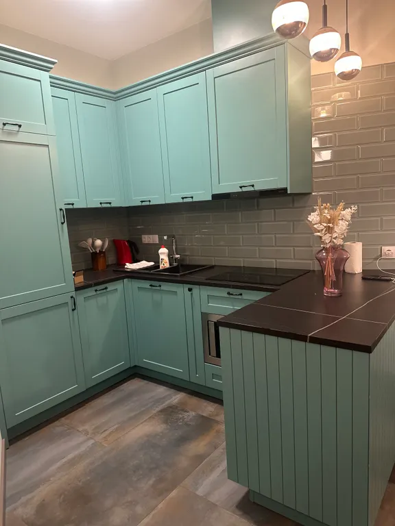 Новые дизайнерские апартаменты в Ваке Axis Towers