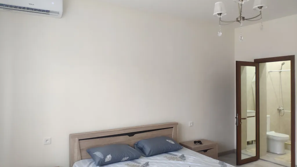 Уютный 2-этажный дом недалеко от моря до 9 гостей.