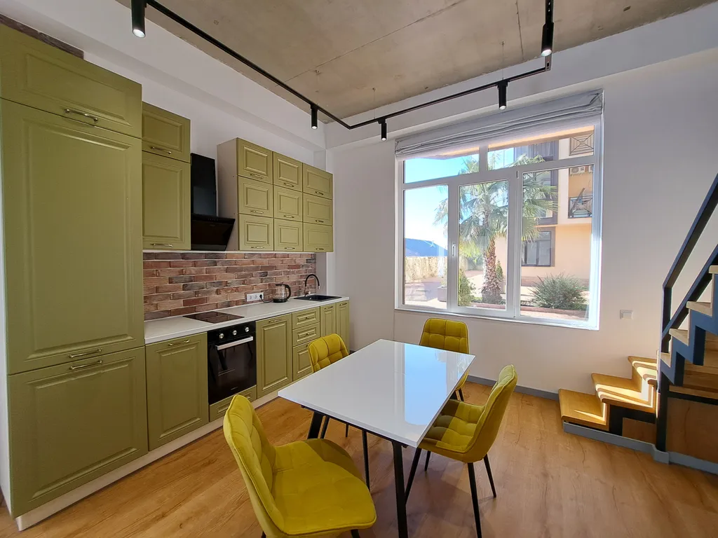 Квартира Квартира Просторная студия с новым ремонтом — Сириус