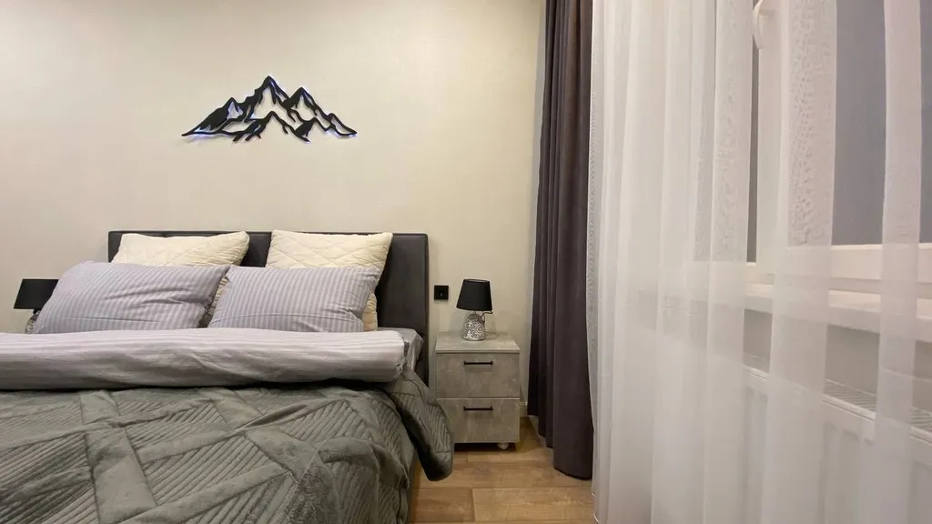 Квартира в спальном районе, 5 минут езды до центра