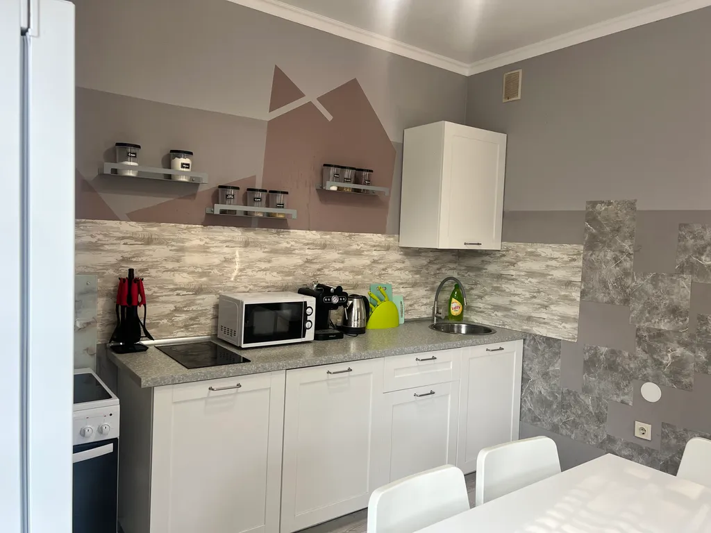 Большой дом с бассейном