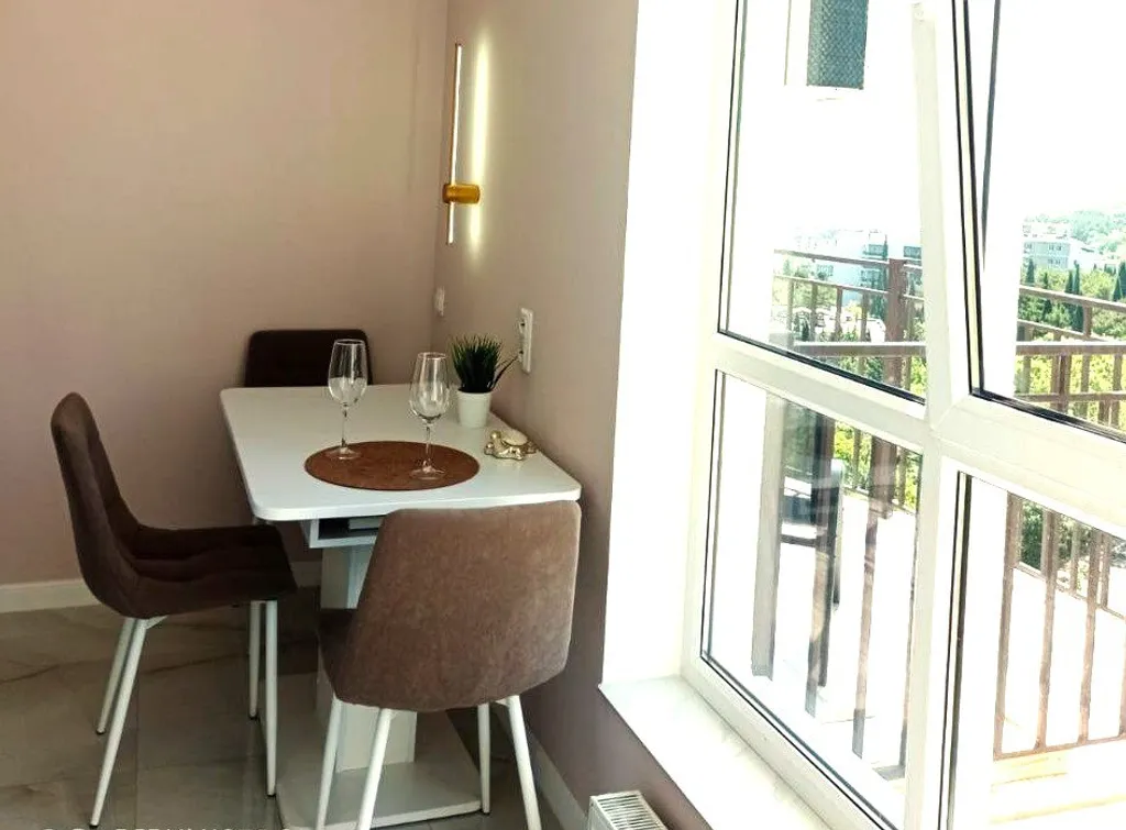 Двухкомнатная квартира с панорамным видом "Очарование Ялты"