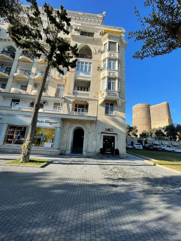 Квартира в Старом городе, первая линия бульвара — аренда посуточно в Баку