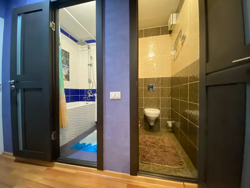 Уютнaя просторная квартира в тихом районе