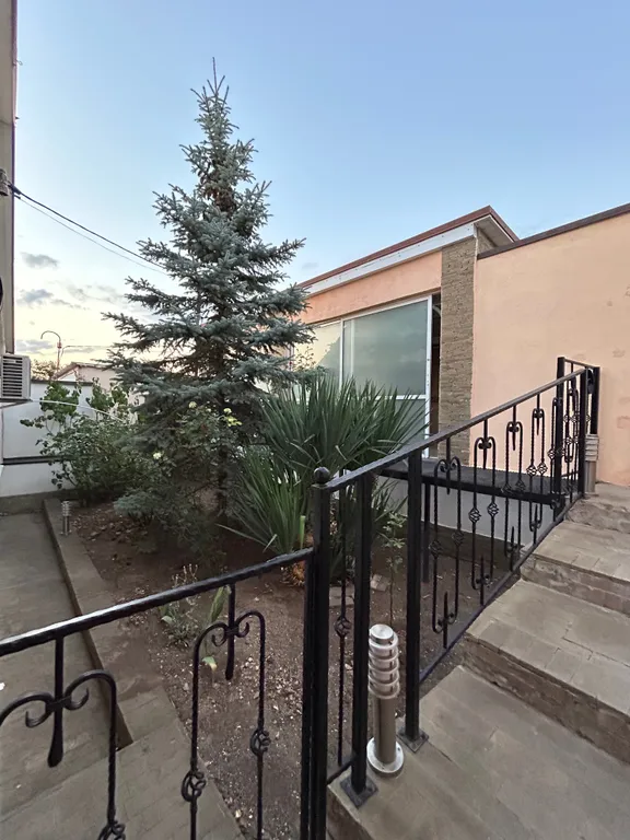 Коттедж Комфортабельный 2-х эт. дом для 4-х чел. в центре Гагаринского р-на — Севастополь