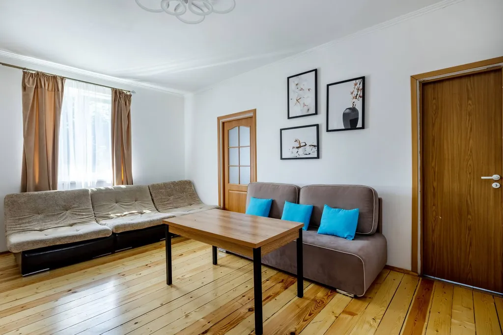 Коттедж с баней на дровах рядом с европарком