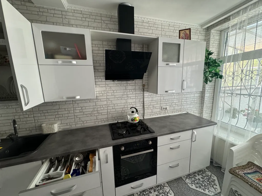 Коттедж Дом в хорошем районе, без соседей — Евпатория