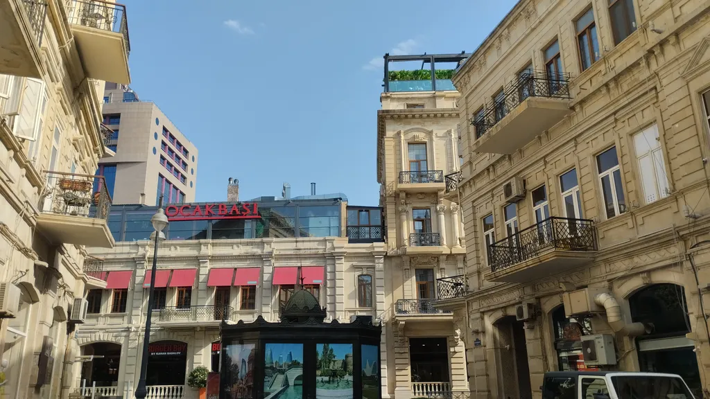 Квартира в самом центре Баку рядом со всеми достопримечательностями